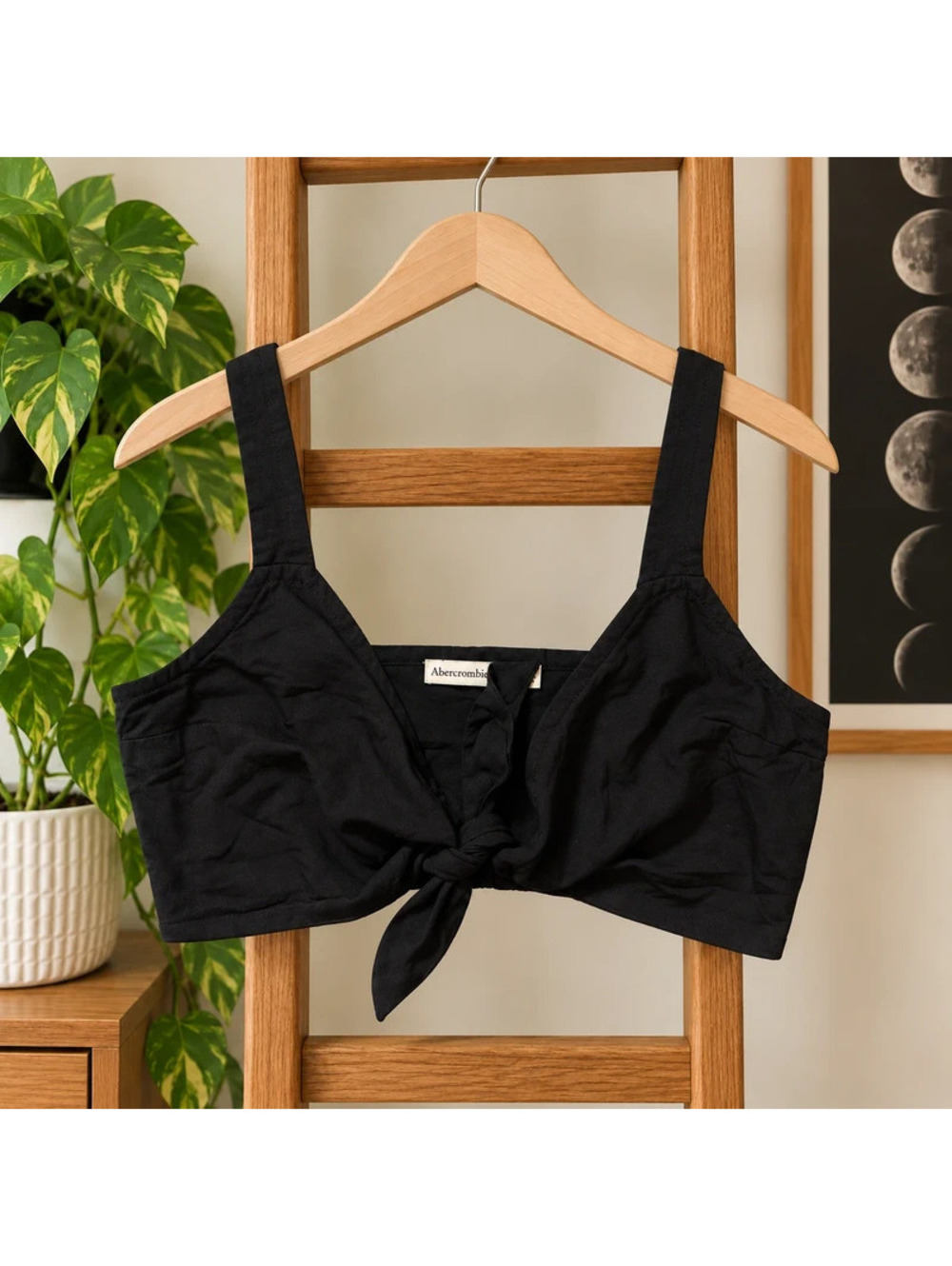 Women’s Abercrombie Tie Crop-Top Size Medium